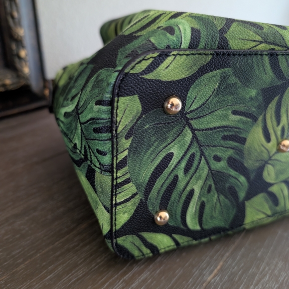 Dooney & Bourke Montego Mini Barlow - Picture 6 of 16